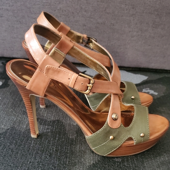 Guess Belloma Green Multi Leather Platform Sandals - Picture 8 of 11